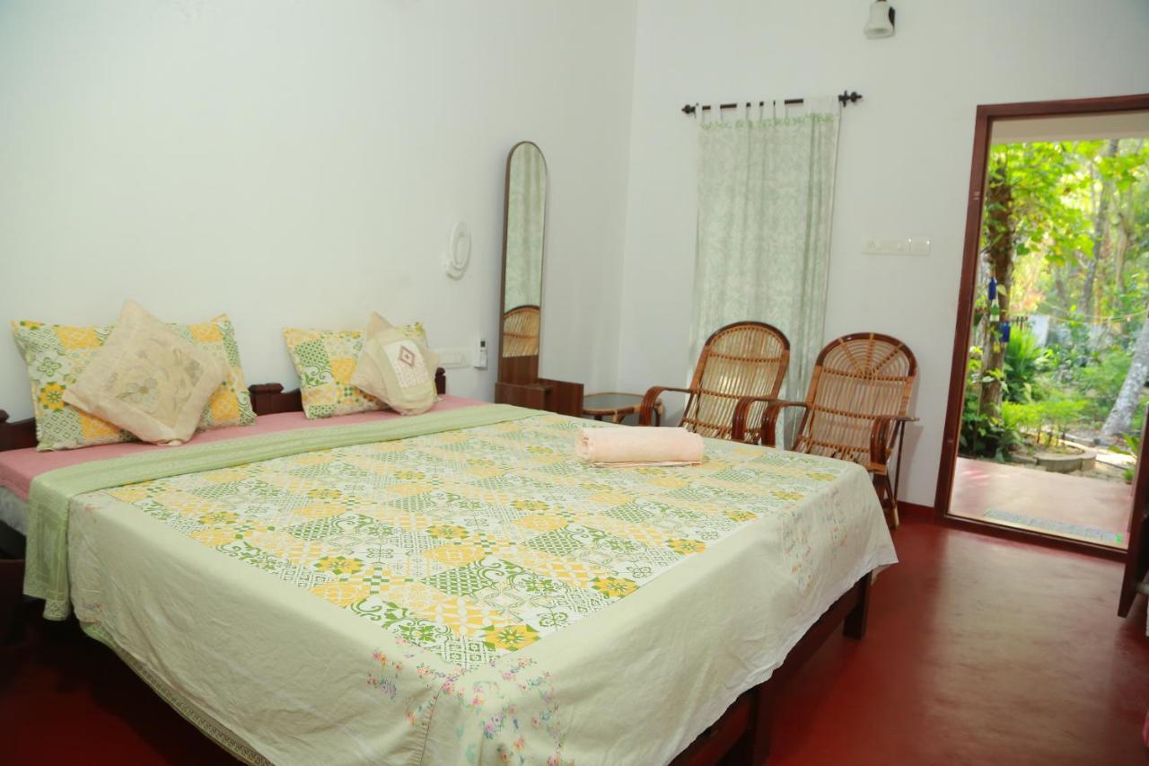Marari Charlys Homestay アーラップーザ県 エクステリア 写真